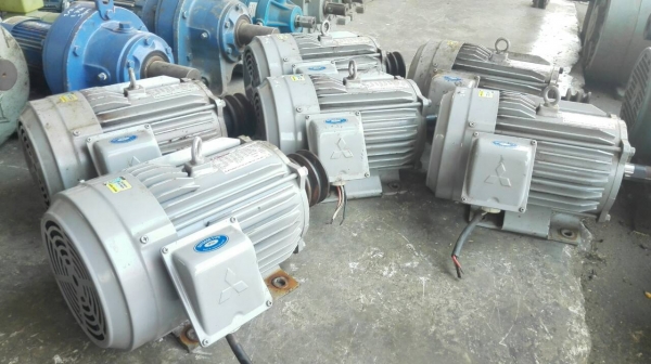 ** มาอีกชุด ** มอเตอร์ Mitsubishi 3 HP. 380V รุ่นใหม่ปัจจุบัน SF-JR สภาพใหม่ 95\% เดิมๆวิ่งเงียบทุกตัวมาเทสก่อนได้!!