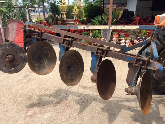 ขายรถไถKubota L3202DT (4WD) พร้อมใบมีดหน้าและผานบุกเบิก รถพร้อมใช้งาน