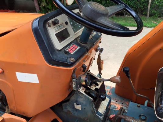 ขายรถไถKubota L3202DT (4WD) พร้อมใบมีดหน้าและผานบุกเบิก รถพร้อมใช้งาน