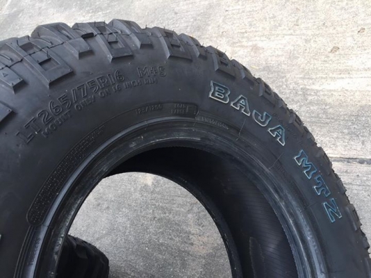 ยางMickeythompson BAJA MTZ 265/75/16 ปี14ลงพื้นปี15 ดอกเต็ม