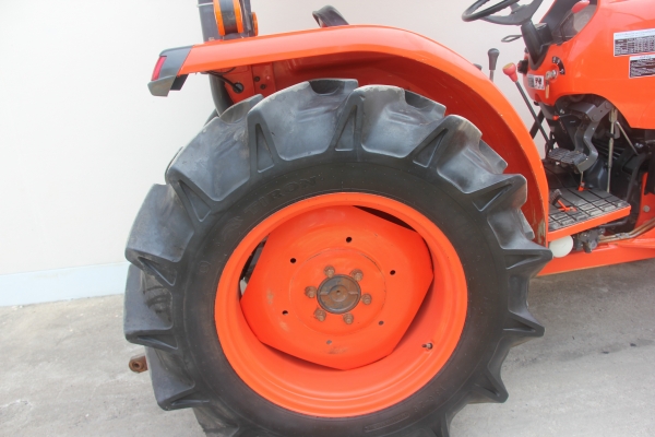 คูโบต้า L4708 4 WD เกรด A พร้อมใบมีดตราช้าง  แน่นๆสีเดิมๆจากโรงงาน ..เอกสารเล่มทะเบียนครบ