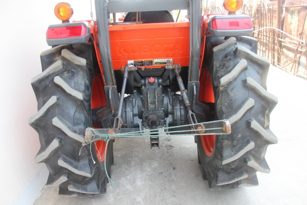 คูโบต้า L4708 4 WD เกรด AAA ตัวเปล่าสภาพดีมากสวยจัด แน่นๆสีเดิมๆจากโรงงาน ..เอกสารเล่มทะเบียนครบ