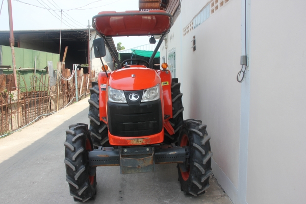 คูโบต้า L4708 4 WD เกรด AAA ตัวเปล่าสภาพดีมากสวยจัด แน่นๆสีเดิมๆจากโรงงาน ..เอกสารเล่มทะเบียนครบ