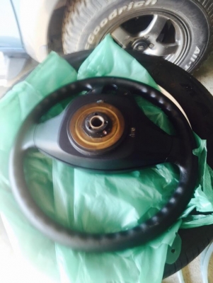 ขายพวงมาลัยไทรทัน