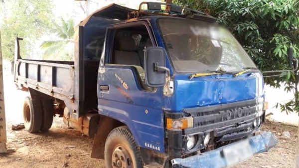 ขายรถหกล้อดัมพ์ Toyota BU87 เครื่อง 100 แรง มีทะเบียน รถใช้งานได้ ขายรถหกล้อดัมพ์ Toyota BU87 เครื่อง 100 แรง มีทะเบียน รถใช้งานได้