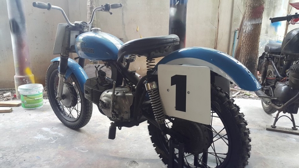 ขายรถมอเตอร์ไซค์โบราณแข่งในตำนานสองคันครับ