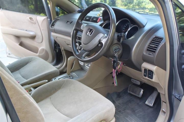 HONDA CITY 1.5 ZX VTT สีบอร์นเงิน ปี2007 HONDA CITY 1.5 ZX VTT สีบอร์นเงิน ปี2007