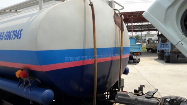 รถบรรทุกน้ำมัน ยี่ห้อ TOYOTA BU141R   115 แรงม้า ปีจดทะเบียน 2539