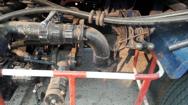 รถบรรทุกน้ำมัน ยี่ห้อ TOYOTA BU141R   115 แรงม้า ปีจดทะเบียน 2539