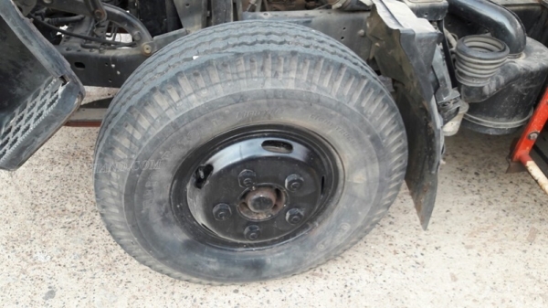 รถบรรทุกน้ำมัน ยี่ห้อ TOYOTA BU141R   115 แรงม้า ปีจดทะเบียน 2539