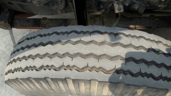 รถบรรทุกน้ำมัน ยี่ห้อ TOYOTA BU141R   115 แรงม้า ปีจดทะเบียน 2539