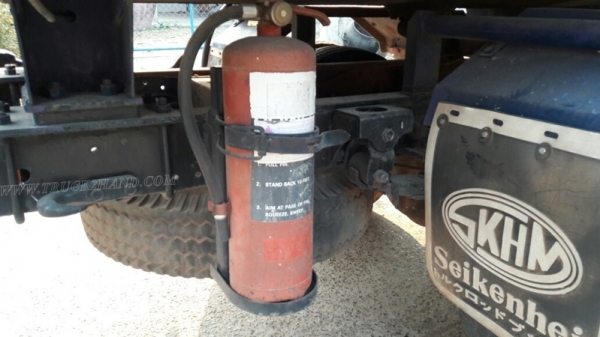 รถบรรทุกน้ำมัน ยี่ห้อ TOYOTA BU141R   115 แรงม้า ปีจดทะเบียน 2539