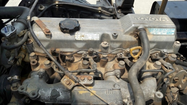 รถบรรทุกน้ำมัน ยี่ห้อ TOYOTA BU141R   115 แรงม้า ปีจดทะเบียน 2539