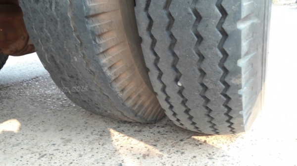 รถบรรทุกน้ำมัน ยี่ห้อ TOYOTA BU141R   115 แรงม้า ปีจดทะเบียน 2539