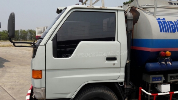 รถบรรทุกน้ำมัน ยี่ห้อ TOYOTA BU141R   115 แรงม้า ปีจดทะเบียน 2539