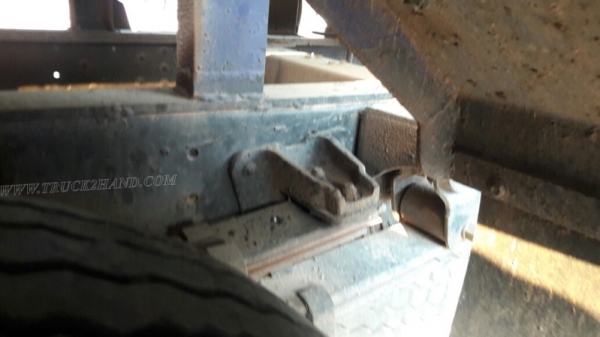 รถบรรทุกน้ำมัน ยี่ห้อ TOYOTA BU141R   115 แรงม้า ปีจดทะเบียน 2539