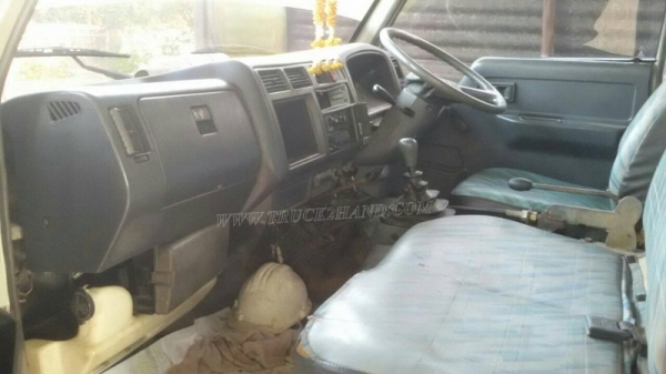 รถบรรทุกน้ำมัน ยี่ห้อ TOYOTA BU141R   115 แรงม้า ปีจดทะเบียน 2539