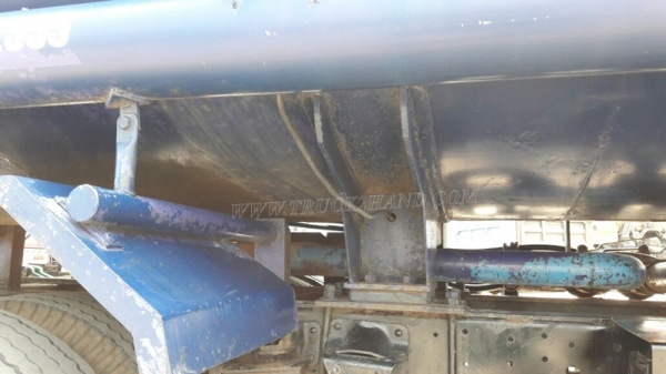 รถบรรทุกน้ำมัน ยี่ห้อ TOYOTA BU141R   115 แรงม้า ปีจดทะเบียน 2539