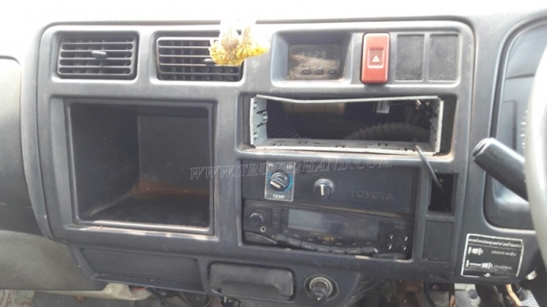 รถบรรทุกน้ำมัน ยี่ห้อ TOYOTA BU141R   115 แรงม้า ปีจดทะเบียน 2539