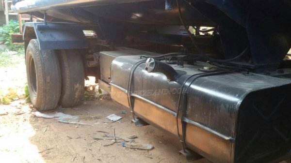 รถบรรทุกน้ำมัน ยี่ห้อ TOYOTA BU141R   115 แรงม้า ปีจดทะเบียน 2539