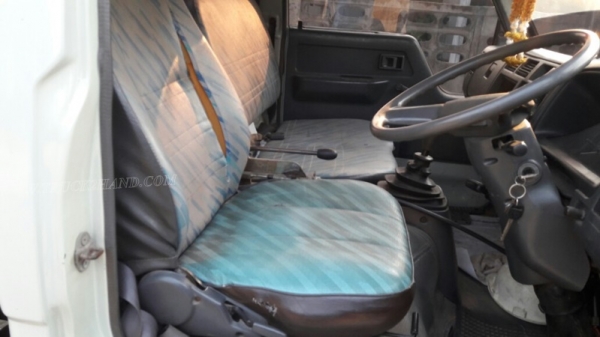 รถบรรทุกน้ำมัน ยี่ห้อ TOYOTA BU141R   115 แรงม้า ปีจดทะเบียน 2539