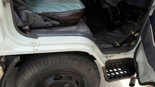 รถบรรทุกน้ำมัน ยี่ห้อ TOYOTA BU141R   115 แรงม้า ปีจดทะเบียน 2539