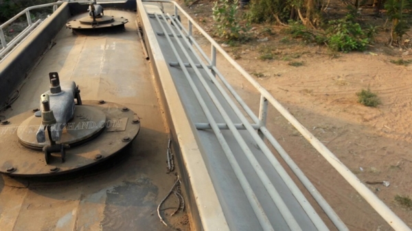 รถบรรทุกน้ำมัน ยี่ห้อ TOYOTA BU141R   115 แรงม้า ปีจดทะเบียน 2539