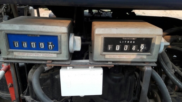 รถบรรทุกน้ำมัน ยี่ห้อ TOYOTA BU141R   115 แรงม้า ปีจดทะเบียน 2539