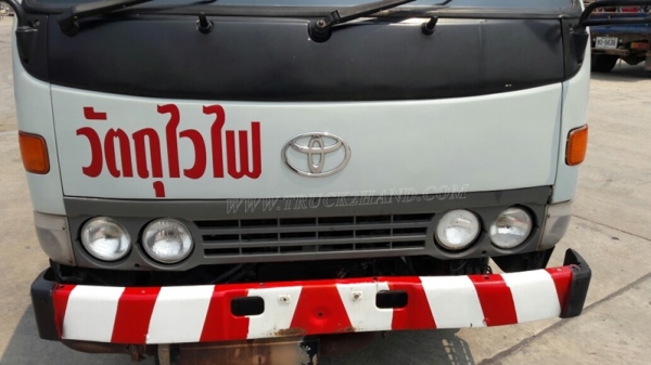 รถบรรทุกน้ำมัน ยี่ห้อ TOYOTA BU141R   115 แรงม้า ปีจดทะเบียน 2539