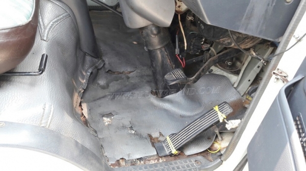 รถบรรทุกน้ำมัน ยี่ห้อ TOYOTA BU141R   115 แรงม้า ปีจดทะเบียน 2539