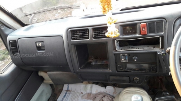 รถบรรทุกน้ำมัน ยี่ห้อ TOYOTA BU141R   115 แรงม้า ปีจดทะเบียน 2539