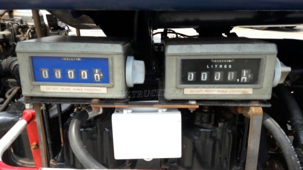 รถบรรทุกน้ำมัน ยี่ห้อ TOYOTA BU141R   115 แรงม้า ปีจดทะเบียน 2539