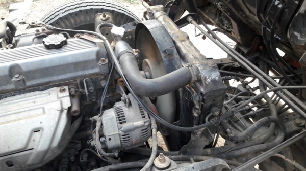 รถบรรทุกน้ำมัน ยี่ห้อ TOYOTA BU141R   115 แรงม้า ปีจดทะเบียน 2539