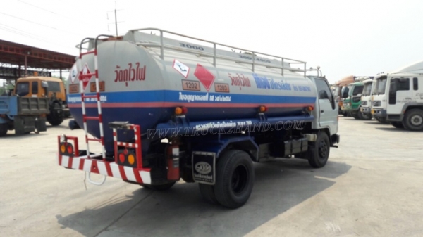 รถบรรทุกน้ำมัน ยี่ห้อ TOYOTA BU141R   115 แรงม้า ปีจดทะเบียน 2539