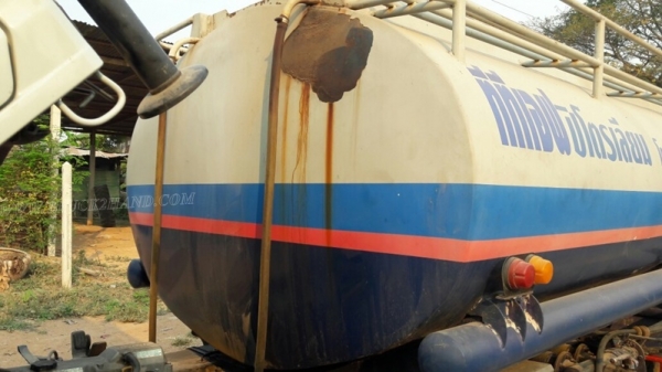 รถบรรทุกน้ำมัน ยี่ห้อ TOYOTA BU141R   115 แรงม้า ปีจดทะเบียน 2539