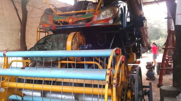 ขายรถเกี่ยวข้าว เกษตรพัฒนา รุ่นไอ้หนุ่มไวไฟ ปี56 เครื่อง260เทอร์โบ อุ้ม2.5ตัน ปรับระดับ สภาพสวยพร้อมใช้งาน สนใจโทร 090-8588220คุณนะ 093-3258446คุณบิว หรือเข้าดูสินค้าอื่นๆได้ที่ www.truck.in.th/498 หรือเพจFacebook ณรงค์ ซื้อขายรถมือสอง (เว็บไซต์ส่วนตัว) ห