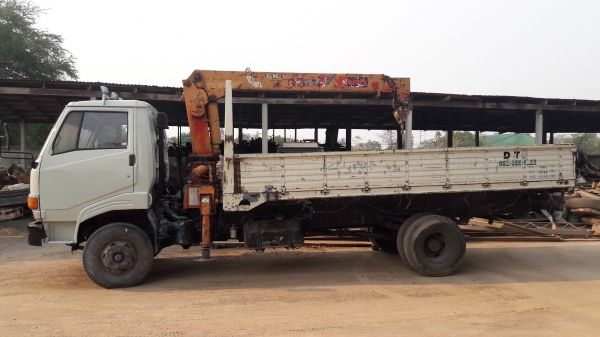 Hino FC144A เครื่อง WO6D เทรน Unic 3 ตัน 2 ชัก 3 ท่อน ราคานี้ทำสีเก็บงานให้