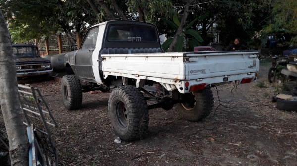 ขายมาสด้า ช่วงล่างคาริเบี้ยน  ขับ 4  ทะเบียนครบ