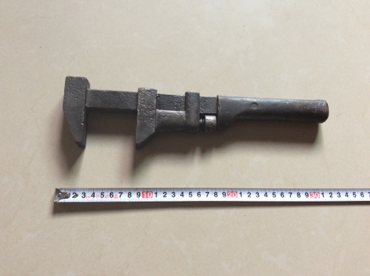 ประแจเลื่อนหัวฆ้อน งานนอก