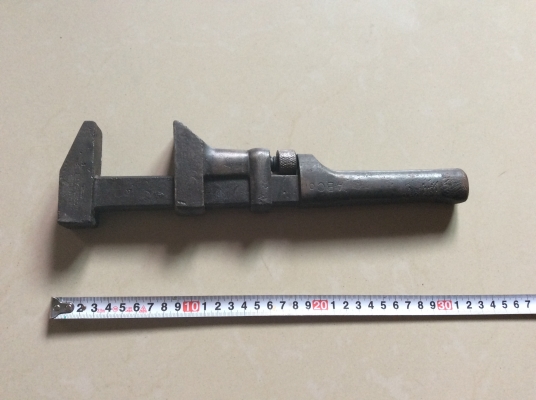 ประแจเลื่อนหัวฆ้อน งานนอก