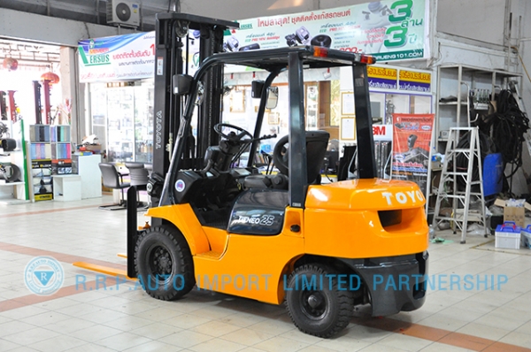 ขายรถโฟล์คลิฟท์มือสอง TOYOTA รุ่น7FD25-21850 ราคา 455,000 บาท นำเข้าจากประเทศญี่ปุ่น 100\% ไม่เคยใช้งานในไทย