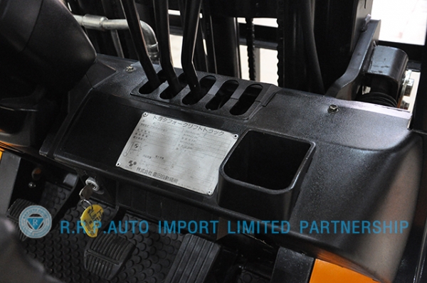 ขายรถโฟล์คลิฟท์มือสอง TOYOTA รุ่น7FD25-21850 ราคา 455,000 บาท นำเข้าจากประเทศญี่ปุ่น 100\% ไม่เคยใช้งานในไทย