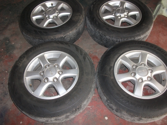 ล้อแม็ค พร้อมยาง 215 70 R15 ปี12