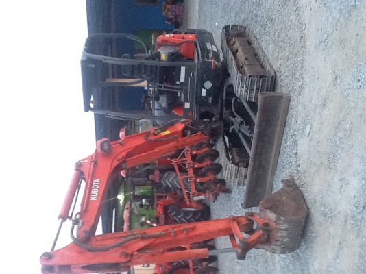 รถแบคโฮ คูโบต้า 3 ตันรุ่น2สี่เสา