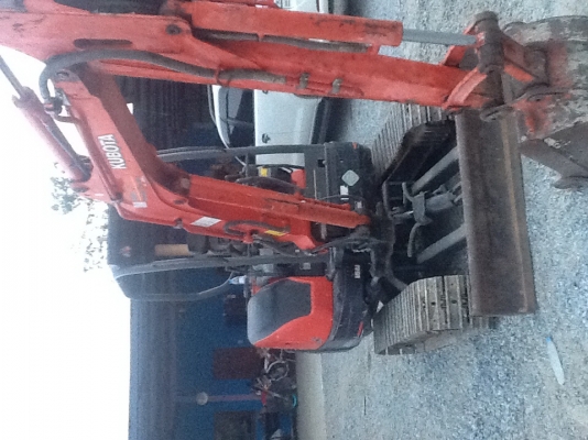 รถแบคโฮ คูโบต้า 3 ตันรุ่น2สี่เสา