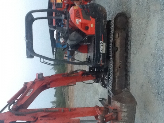 รถแบคโฮ คูโบต้า 3 ตันรุ่น2สี่เสา