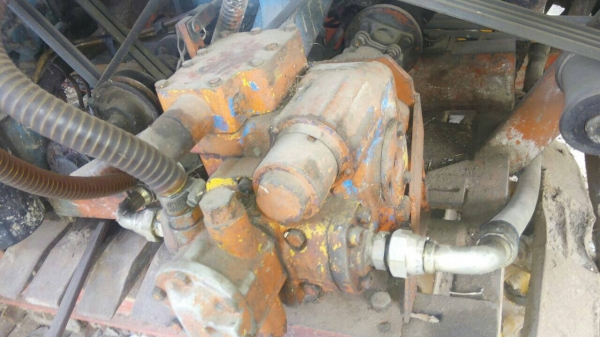 ขายรถเกี่ยวข้าวรองกระสอบ ทรงศักดิ์การช่าง เครื่อง Eh700 ขายรถเกี่ยวข้าวรองกระสอบ ทรงศักดิ์การช่าง เครื่อง Eh700