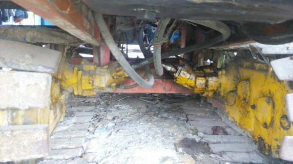 ขายรถเกี่ยวข้าวรองกระสอบ ทรงศักดิ์การช่าง เครื่อง Eh700 ขายรถเกี่ยวข้าวรองกระสอบ ทรงศักดิ์การช่าง เครื่อง Eh700