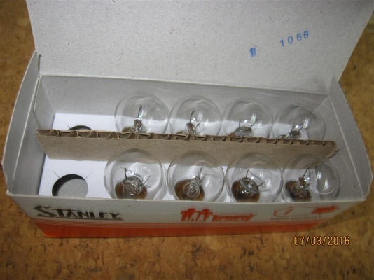 หลอดไฟ Stanley  ขนาด 24 v  25 w