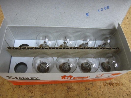 หลอดไฟ Stanley  ขนาด 24 v  25 w